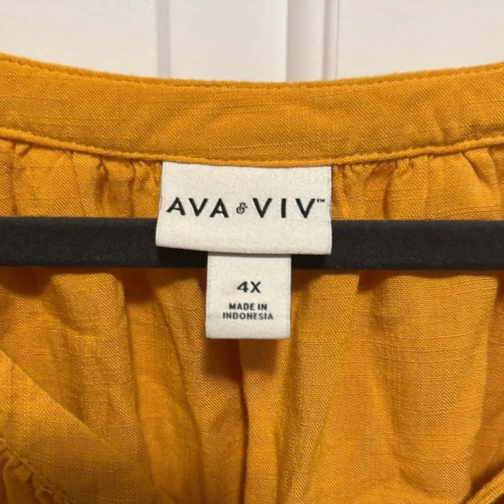Ava & Viv Gold Tunic with 3/4 Sleeves and Tie Front - Picture 2 of 6